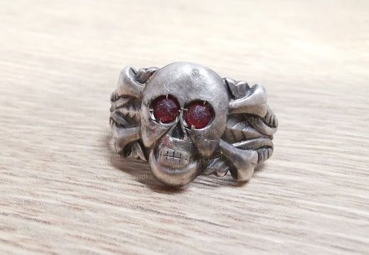 Skull ring - silver, stones, rubies
